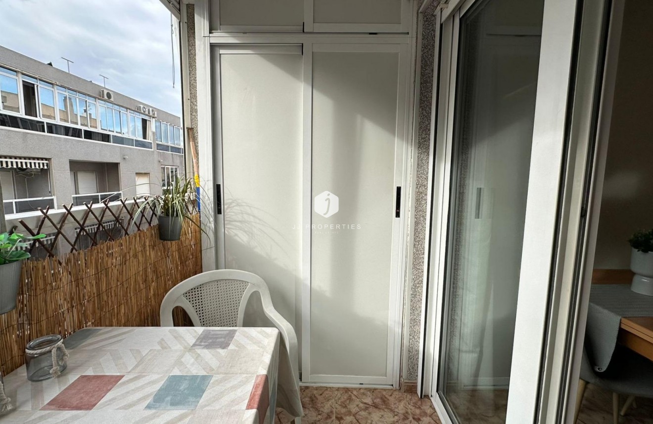 Resale - Apartment / flat -
Torrevieja - Estacion de autobuses