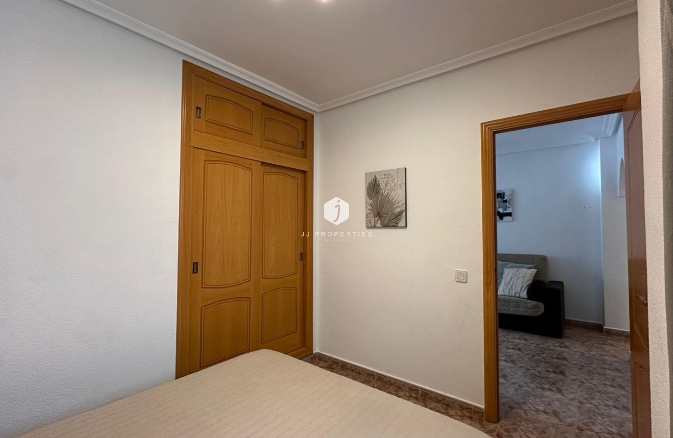 Resale - Apartment / flat -
Torrevieja - Estacion de autobuses