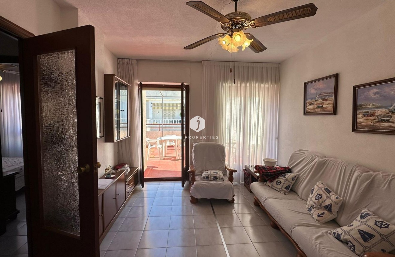 Aus zweiter Hand - Penthouse -
Torrevieja - Estacion de autobuses