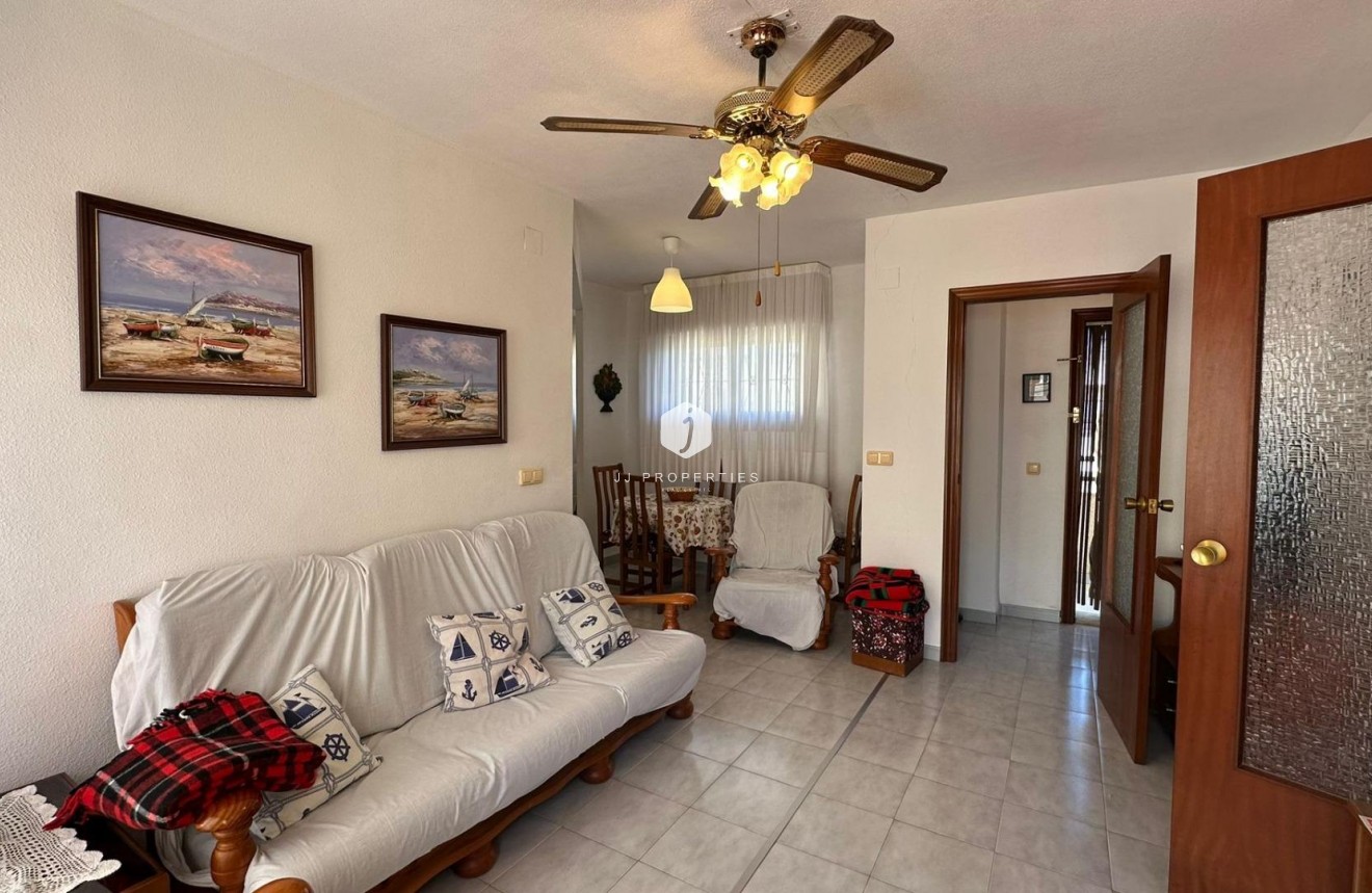 Aus zweiter Hand - Penthouse -
Torrevieja - Estacion de autobuses