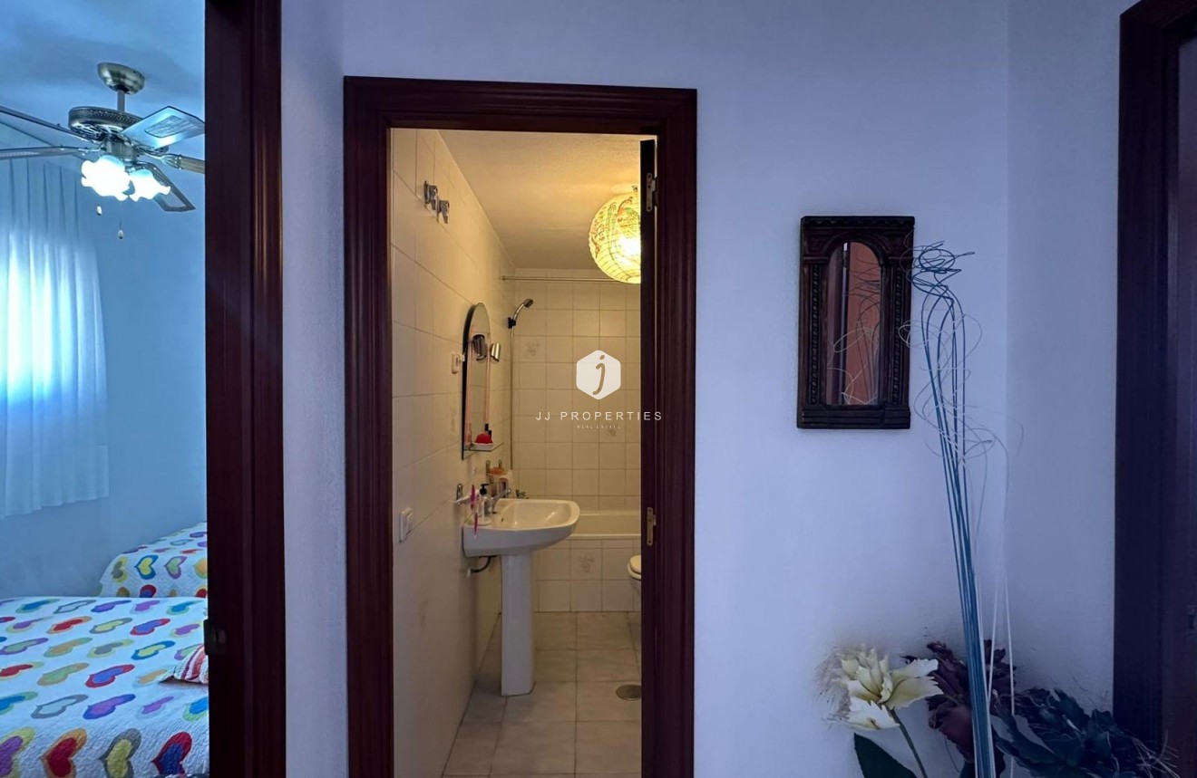 Aus zweiter Hand - Penthouse -
Torrevieja - Estacion de autobuses