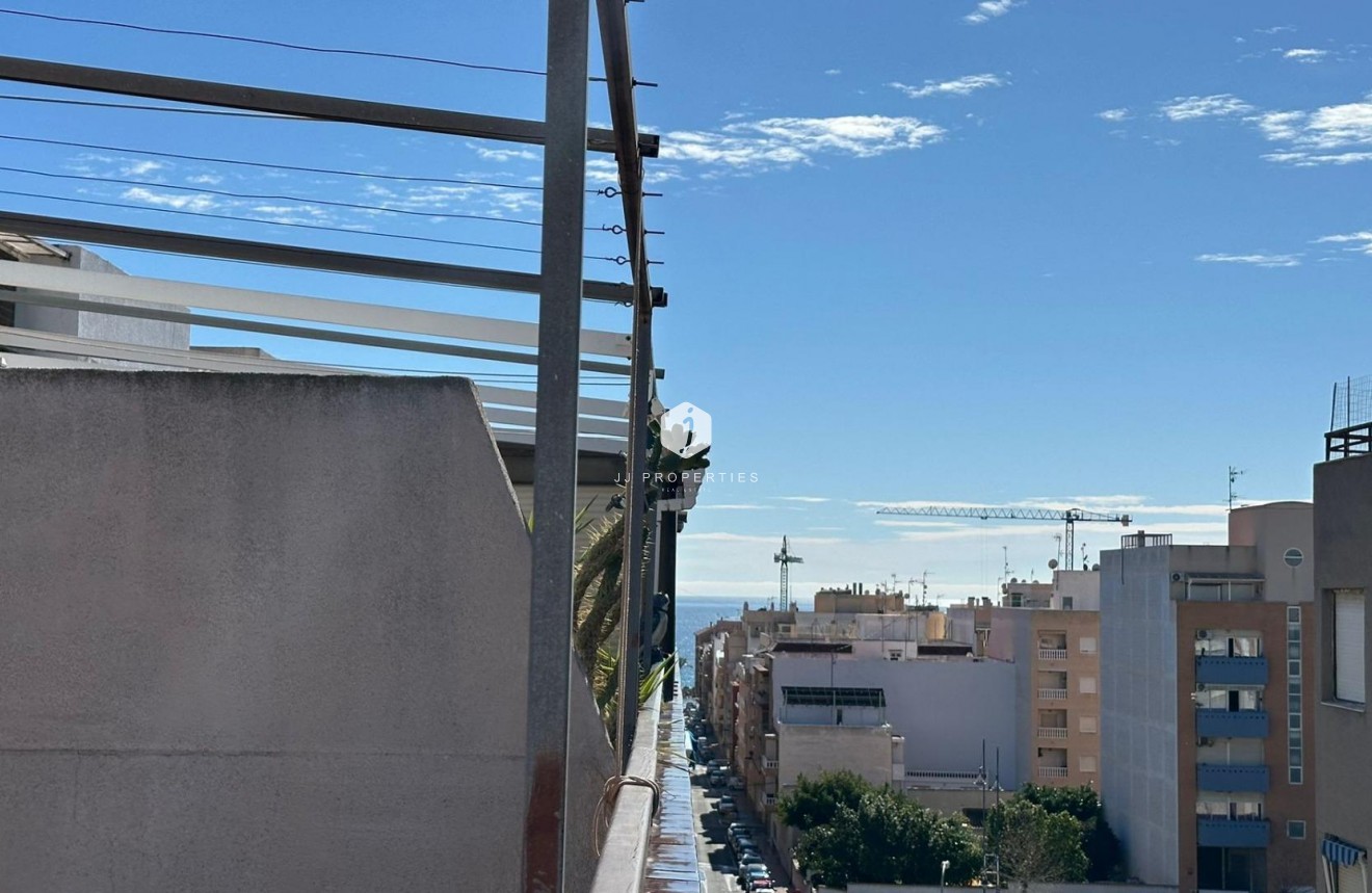 Aus zweiter Hand - Penthouse -
Torrevieja - Estacion de autobuses