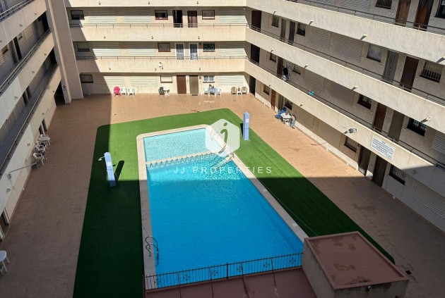 Aus zweiter Hand - Penthouse -
Torrevieja - Estacion de autobuses