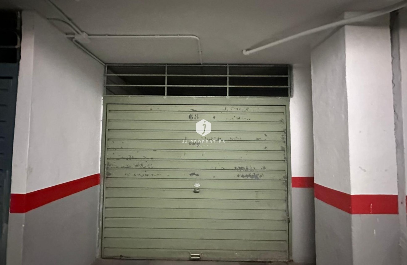 Aus zweiter Hand - Penthouse -
Torrevieja - Estacion de autobuses