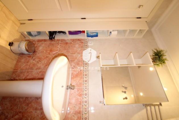 D'occasion - Appartement -
Torrevieja - Centro