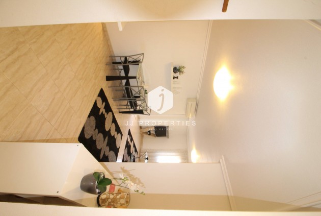 D'occasion - Appartement -
Torrevieja - Centro