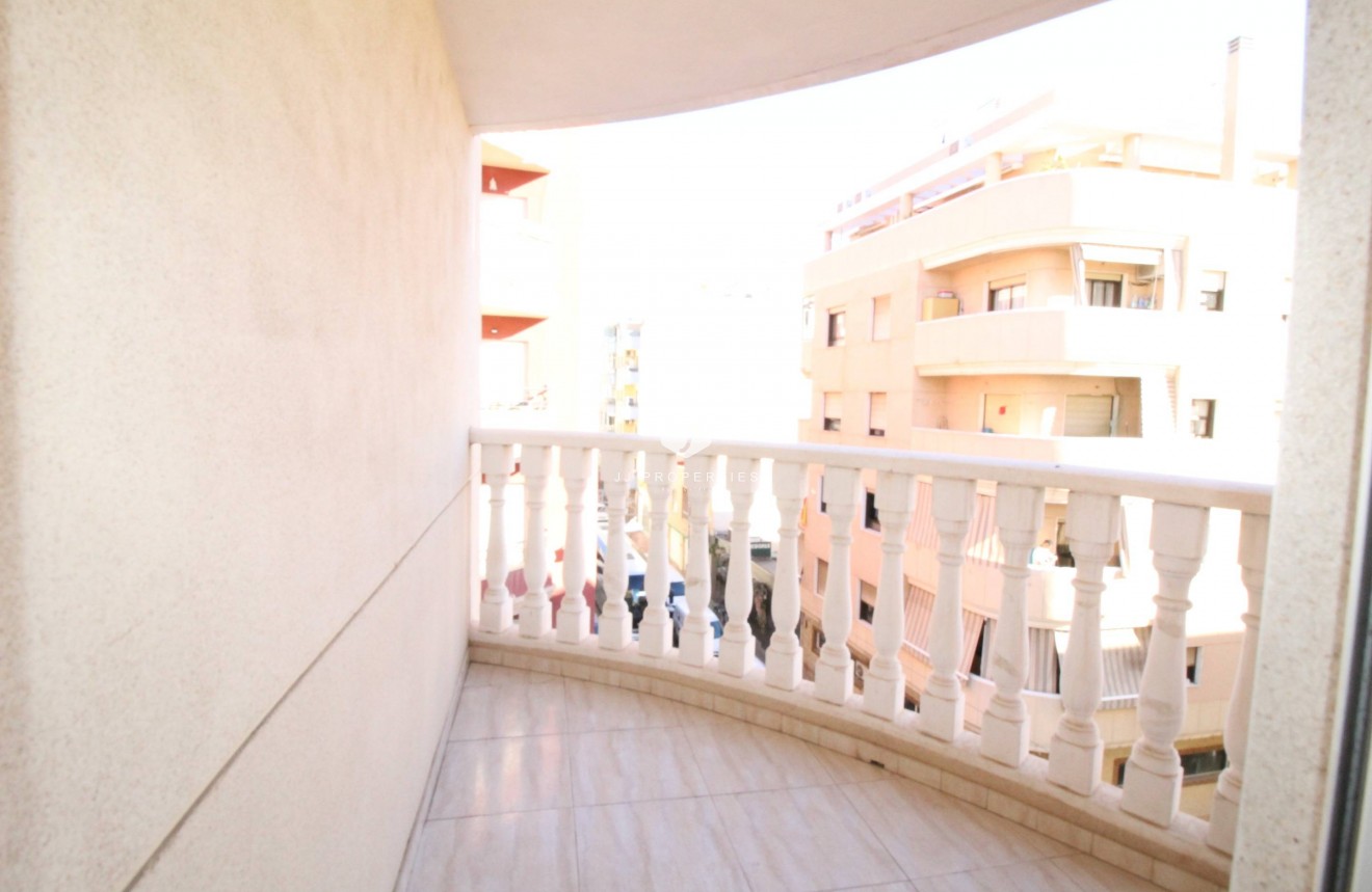 D'occasion - Appartement -
Torrevieja - Centro