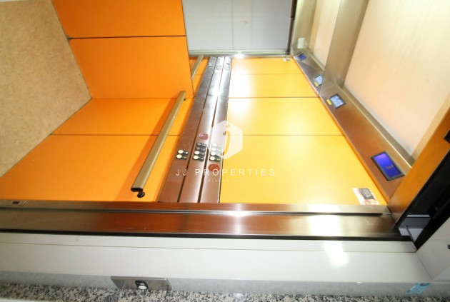 D'occasion - Appartement -
Torrevieja - Centro