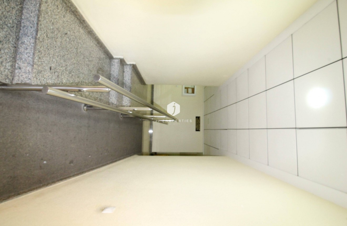 D'occasion - Appartement -
Torrevieja - Centro