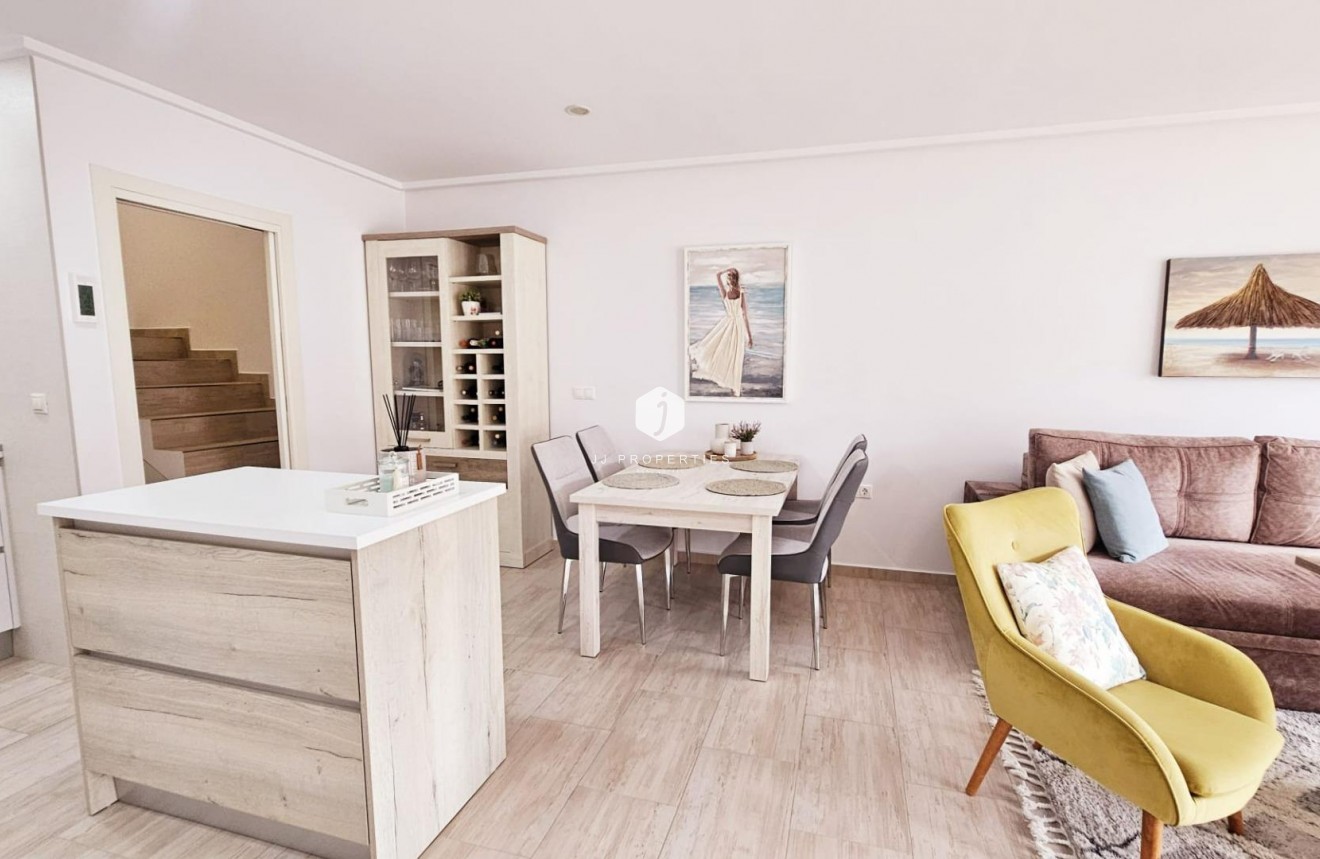 Aus zweiter Hand - Duplex -
Torrevieja - La siesta