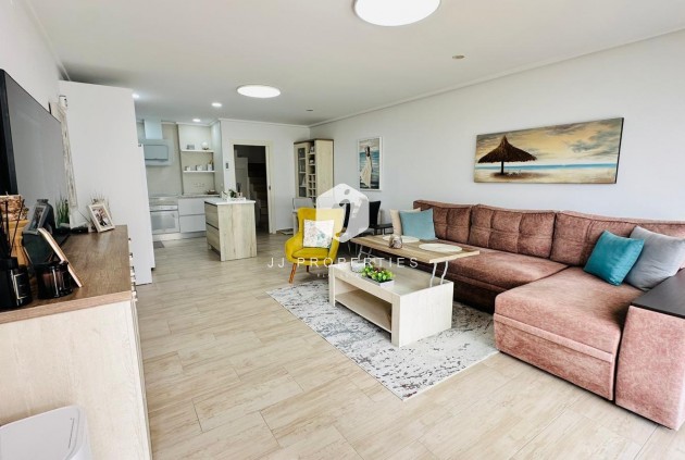 Aus zweiter Hand - Duplex -
Torrevieja - La siesta