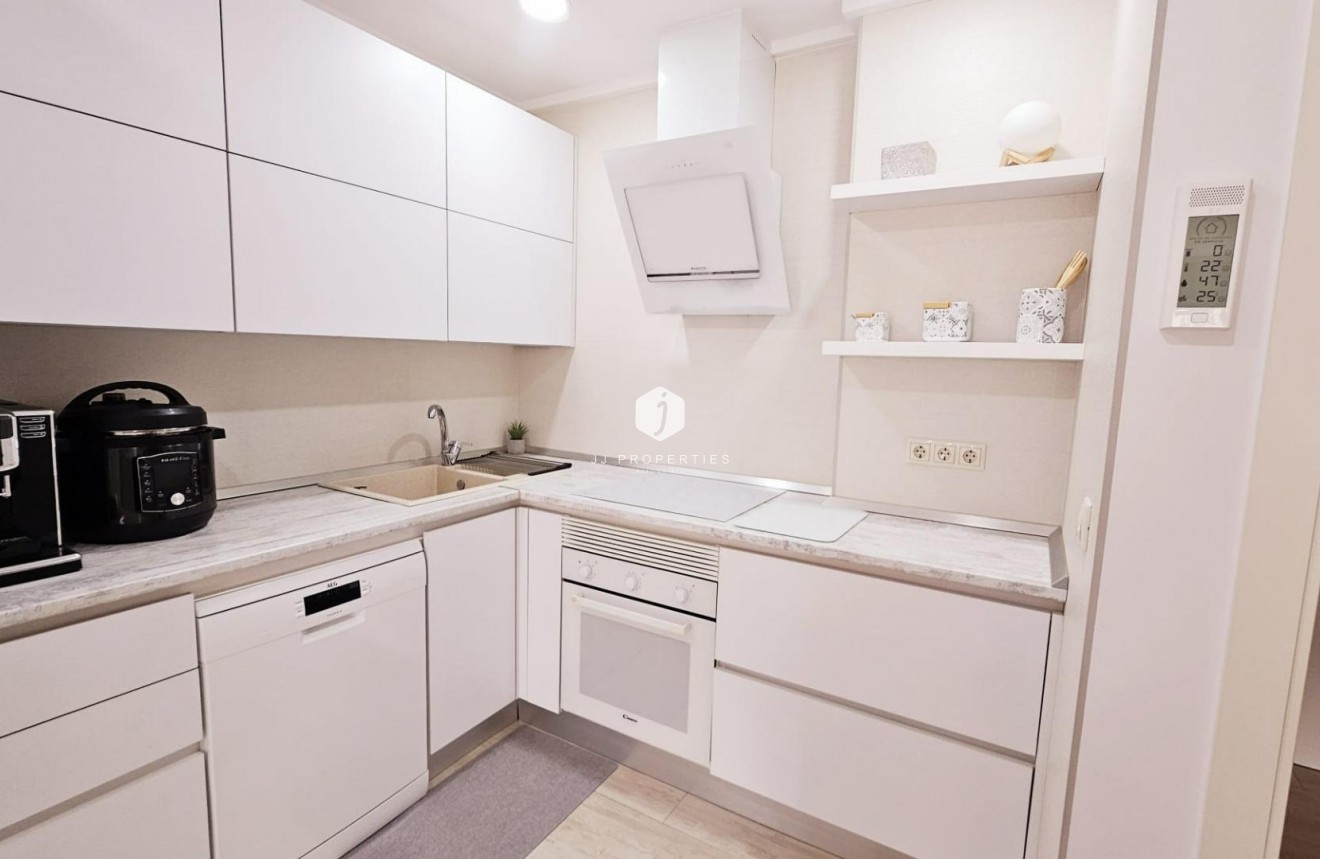 Aus zweiter Hand - Duplex -
Torrevieja - La siesta