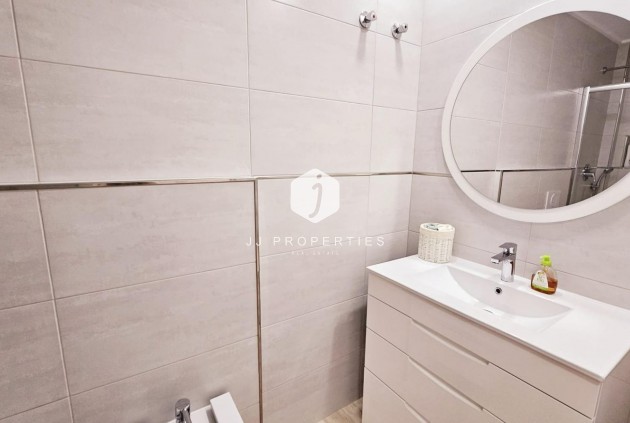 Aus zweiter Hand - Duplex -
Torrevieja - La siesta