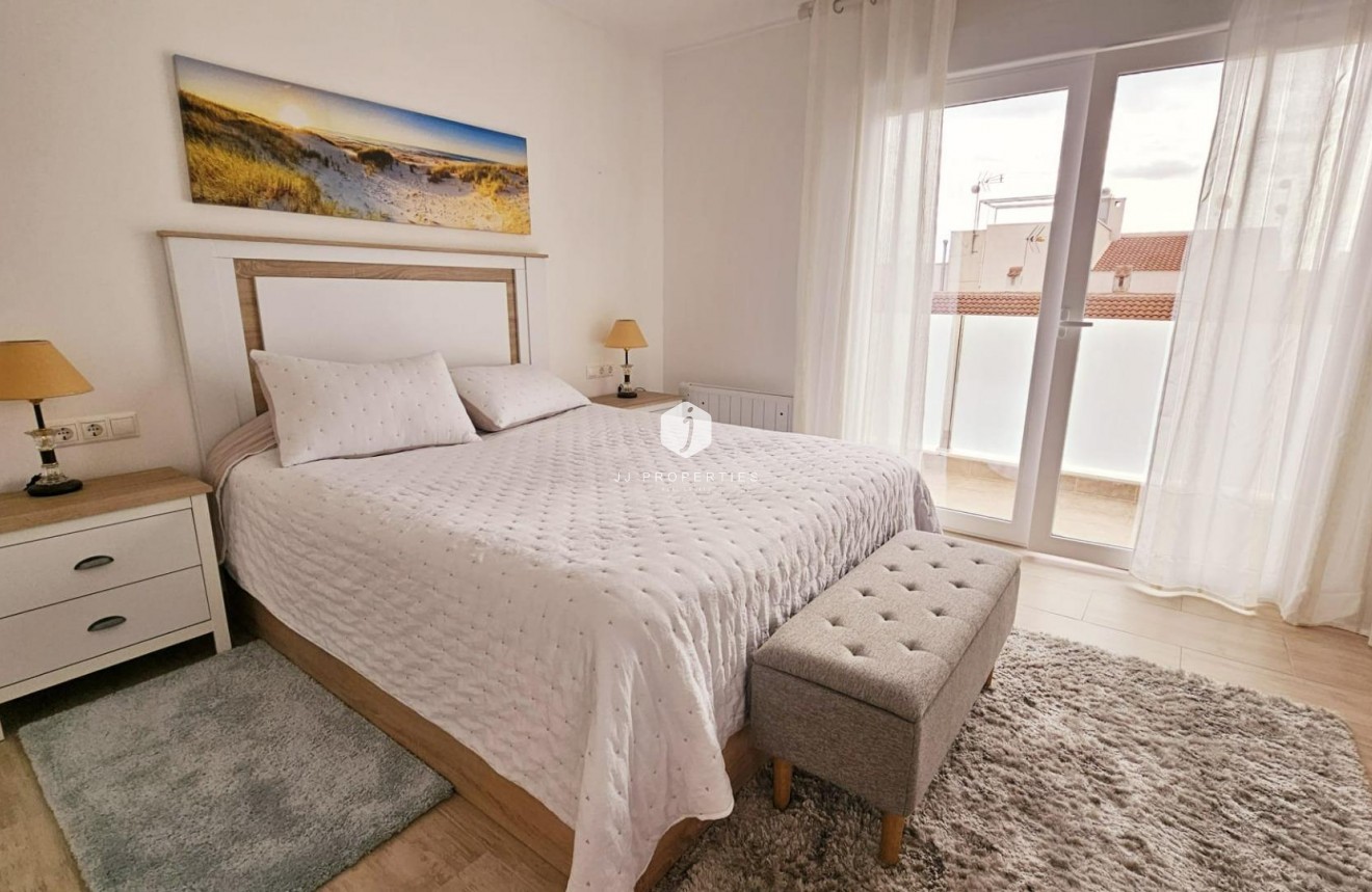 Aus zweiter Hand - Duplex -
Torrevieja - La siesta