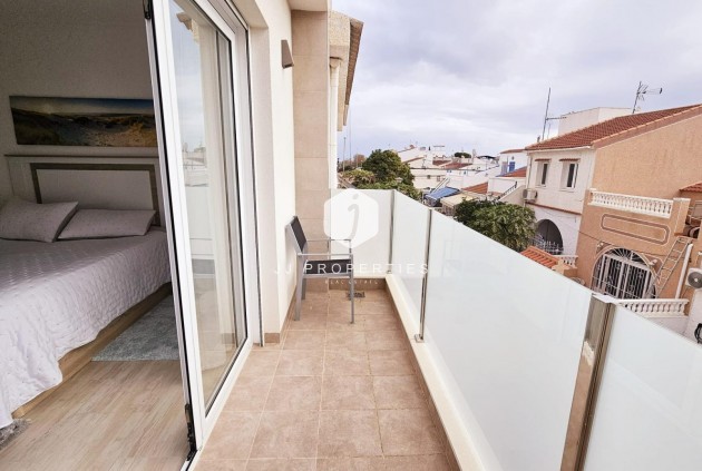 Aus zweiter Hand - Duplex -
Torrevieja - La siesta