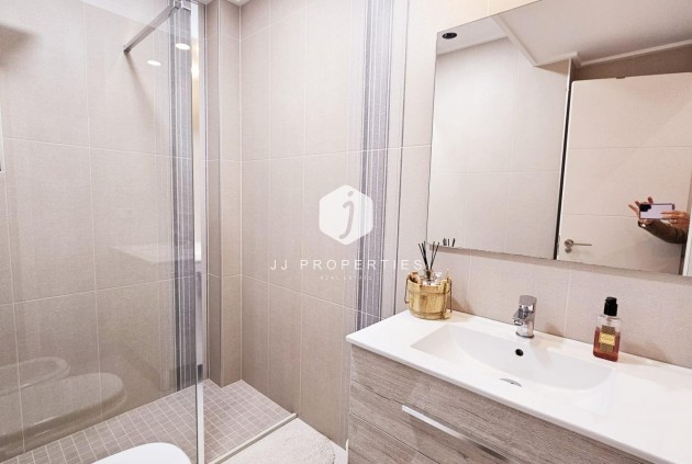 Aus zweiter Hand - Duplex -
Torrevieja - La siesta