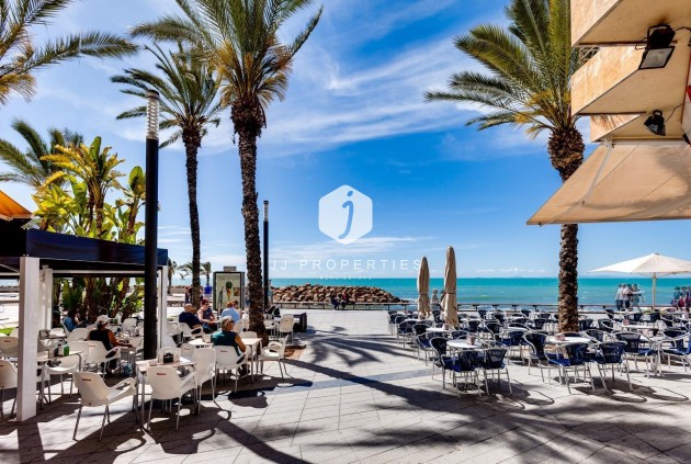 Aus zweiter Hand - Duplex -
Torrevieja - La siesta