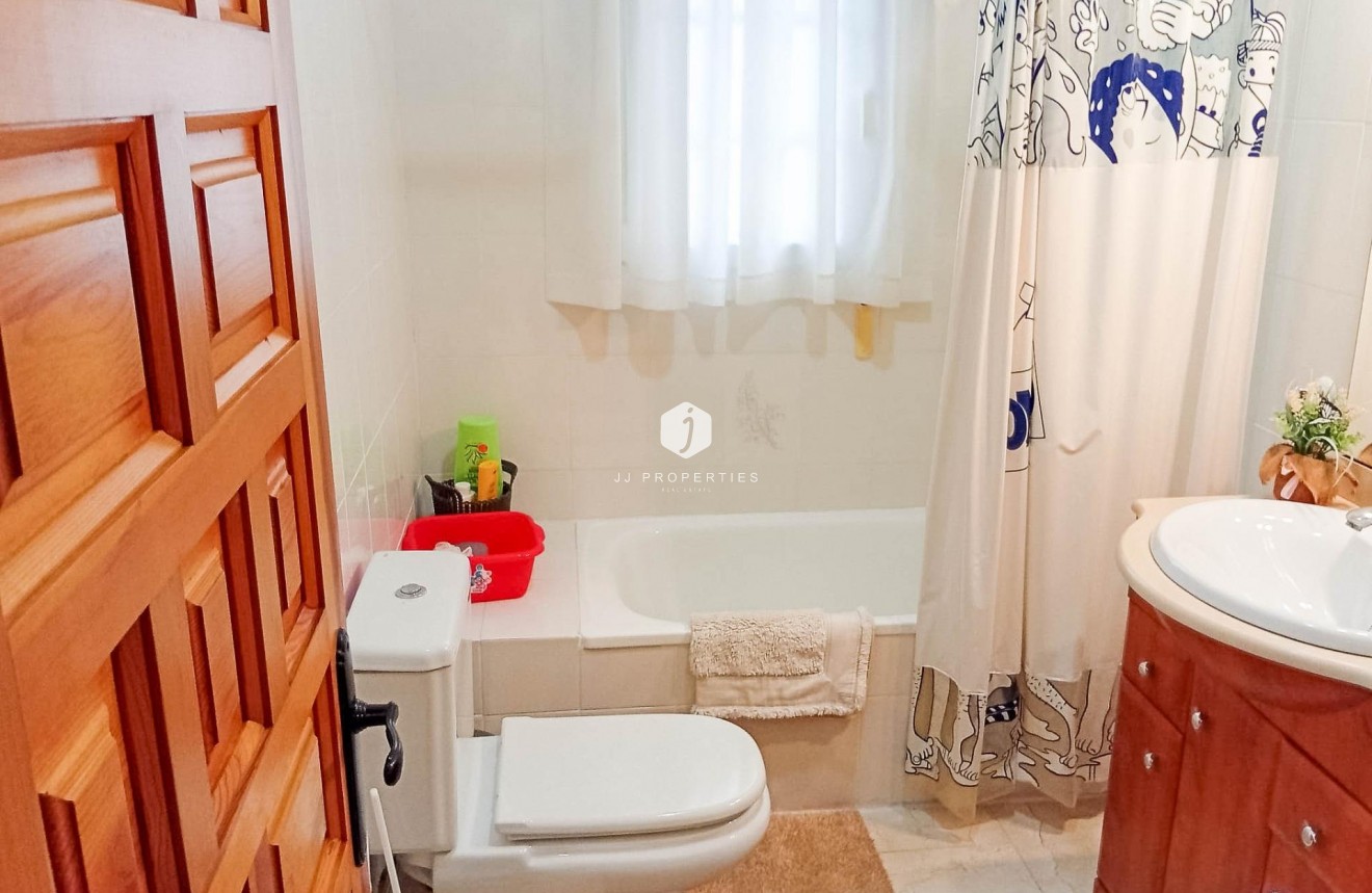 Aus zweiter Hand - Villa -
Torrevieja - La Siesta - El Salado - Torreta