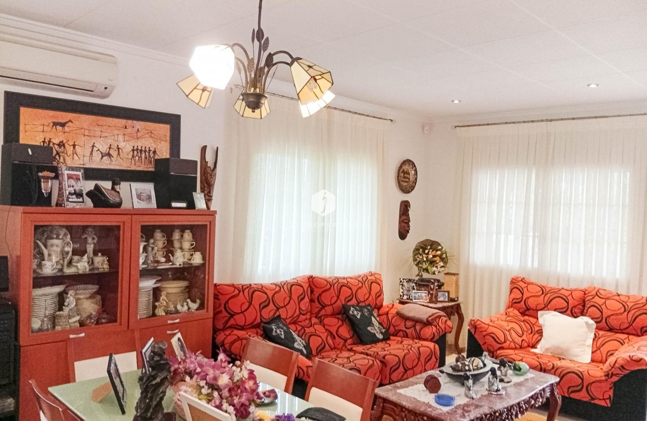 Aus zweiter Hand - Villa -
Torrevieja - La Siesta - El Salado - Torreta