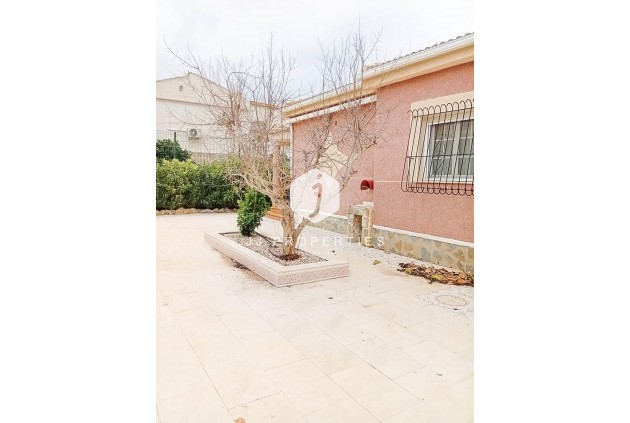 Aus zweiter Hand - Villa -
Torrevieja - La Siesta - El Salado - Torreta