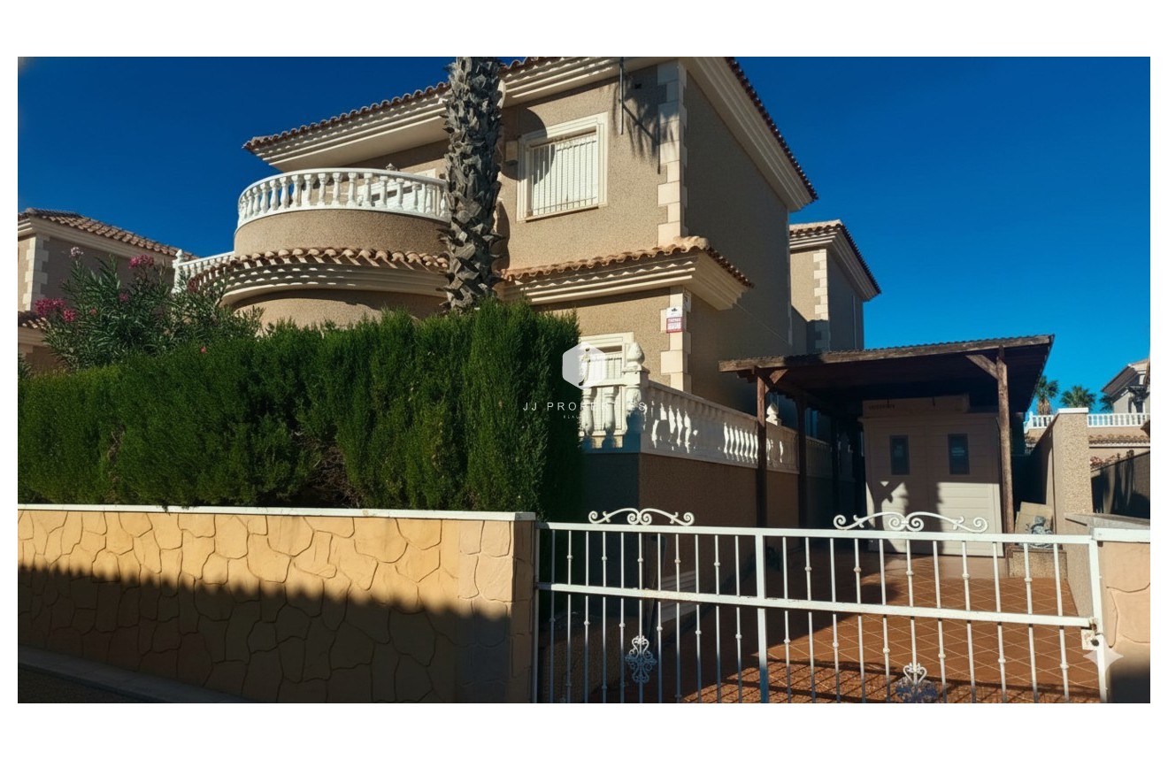 Resale - Villa -
Los Altos - Costa Blanca