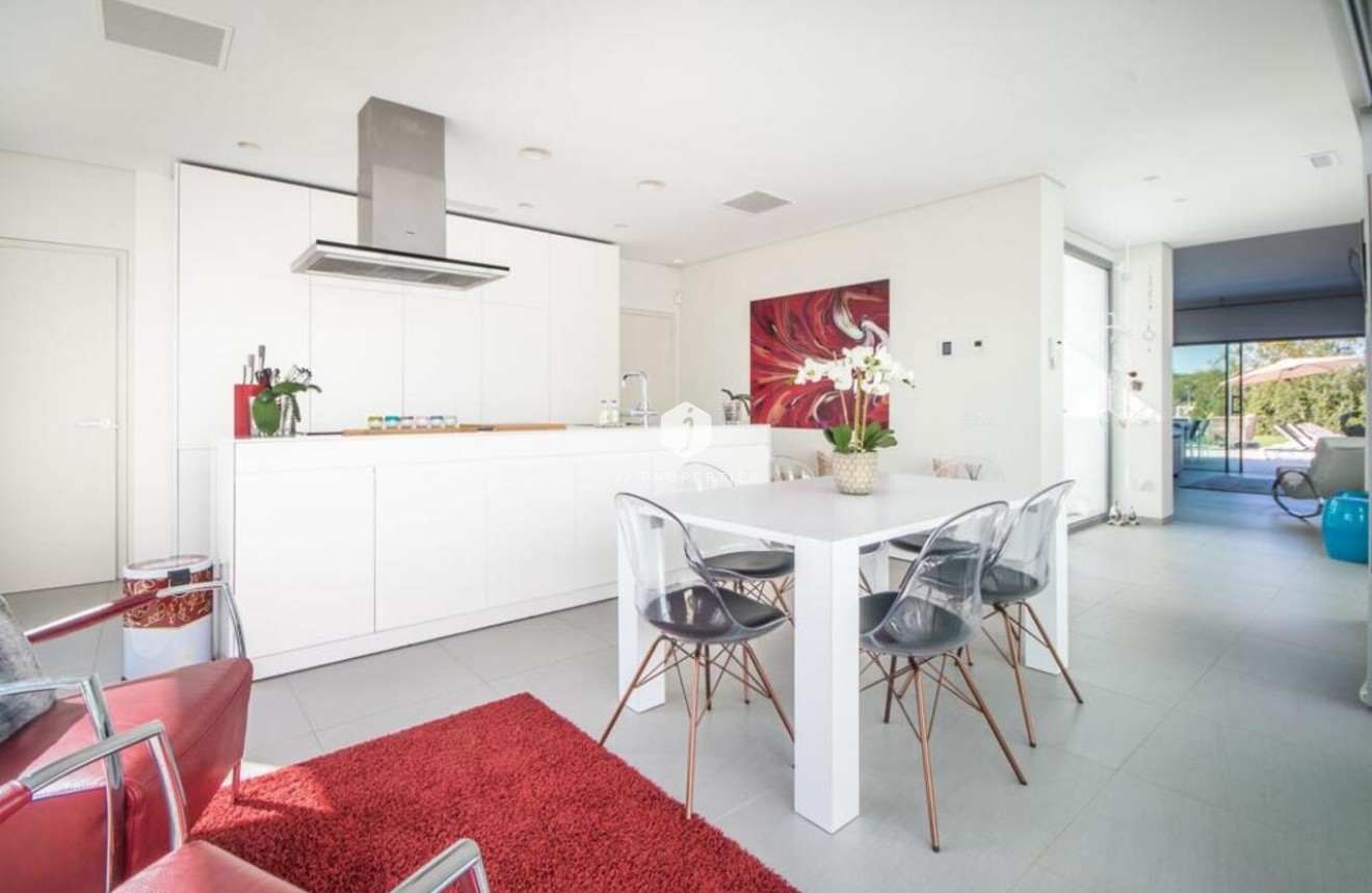 Aus zweiter Hand - Villa -
Orihuela Costa - Costa Blanca