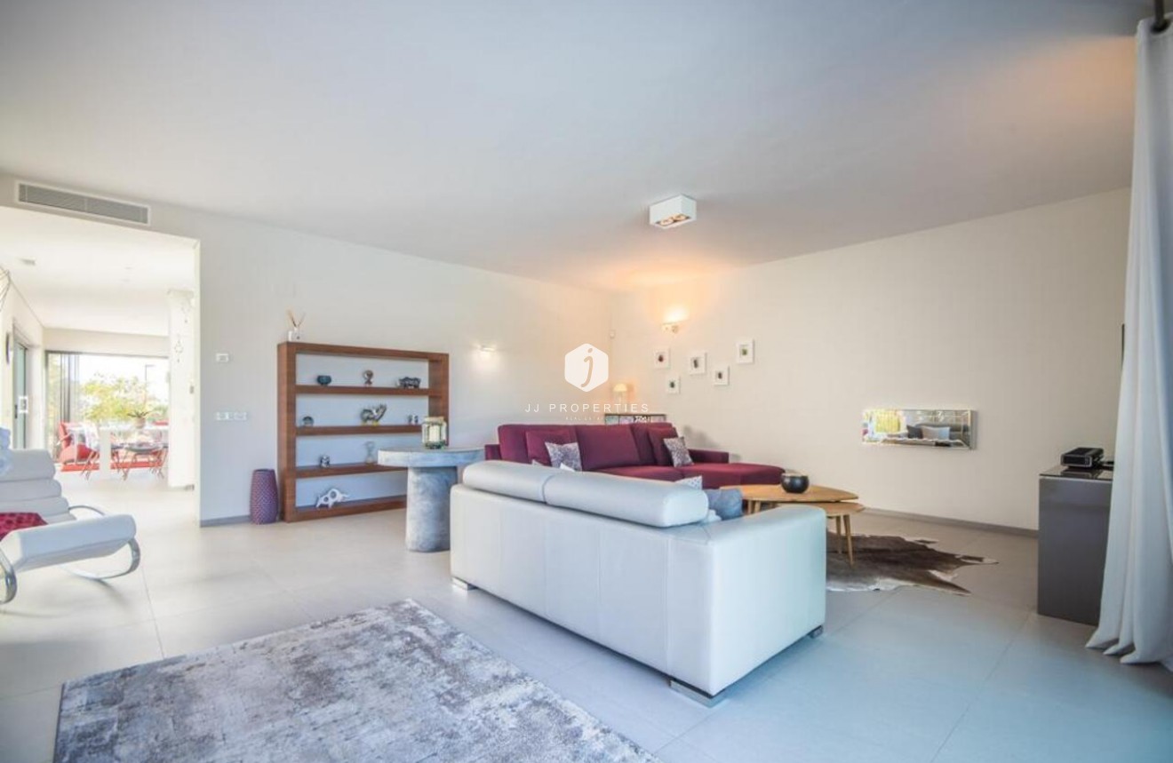 Aus zweiter Hand - Villa -
Orihuela Costa - Costa Blanca