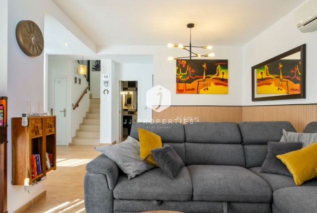 Resale - Chalet -
Orihuela Costa - Costa Blanca