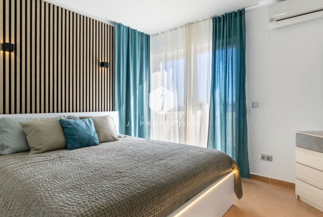 Z drugiej ręki - Szalet -
Orihuela Costa - Costa Blanca