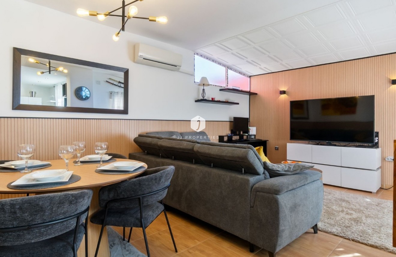 Z drugiej ręki - Szalet -
Orihuela Costa - Costa Blanca