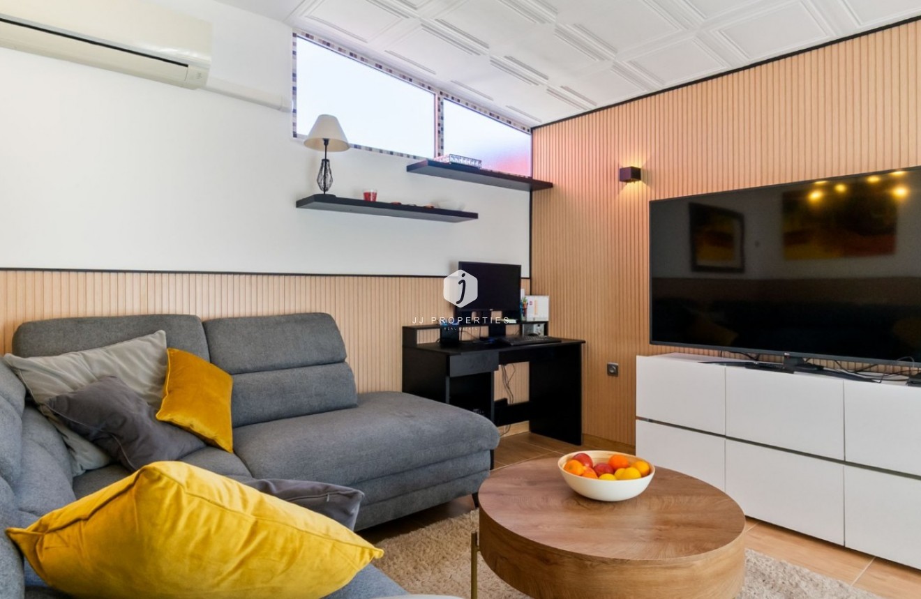 Z drugiej ręki - Szalet -
Orihuela Costa - Costa Blanca