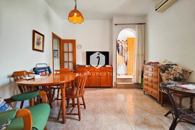 Z drugiej ręki - Szalet -
Torrevieja - Costa Blanca