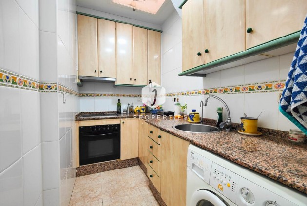 Z drugiej ręki - Szalet -
Torrevieja - Costa Blanca