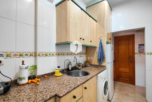 Z drugiej ręki - Szalet -
Torrevieja - Costa Blanca