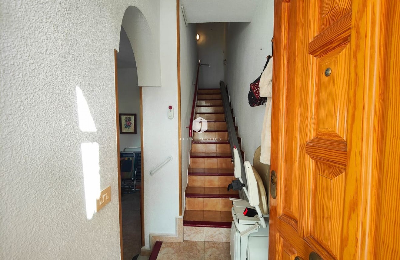 Z drugiej ręki - Szalet -
Torrevieja - Costa Blanca