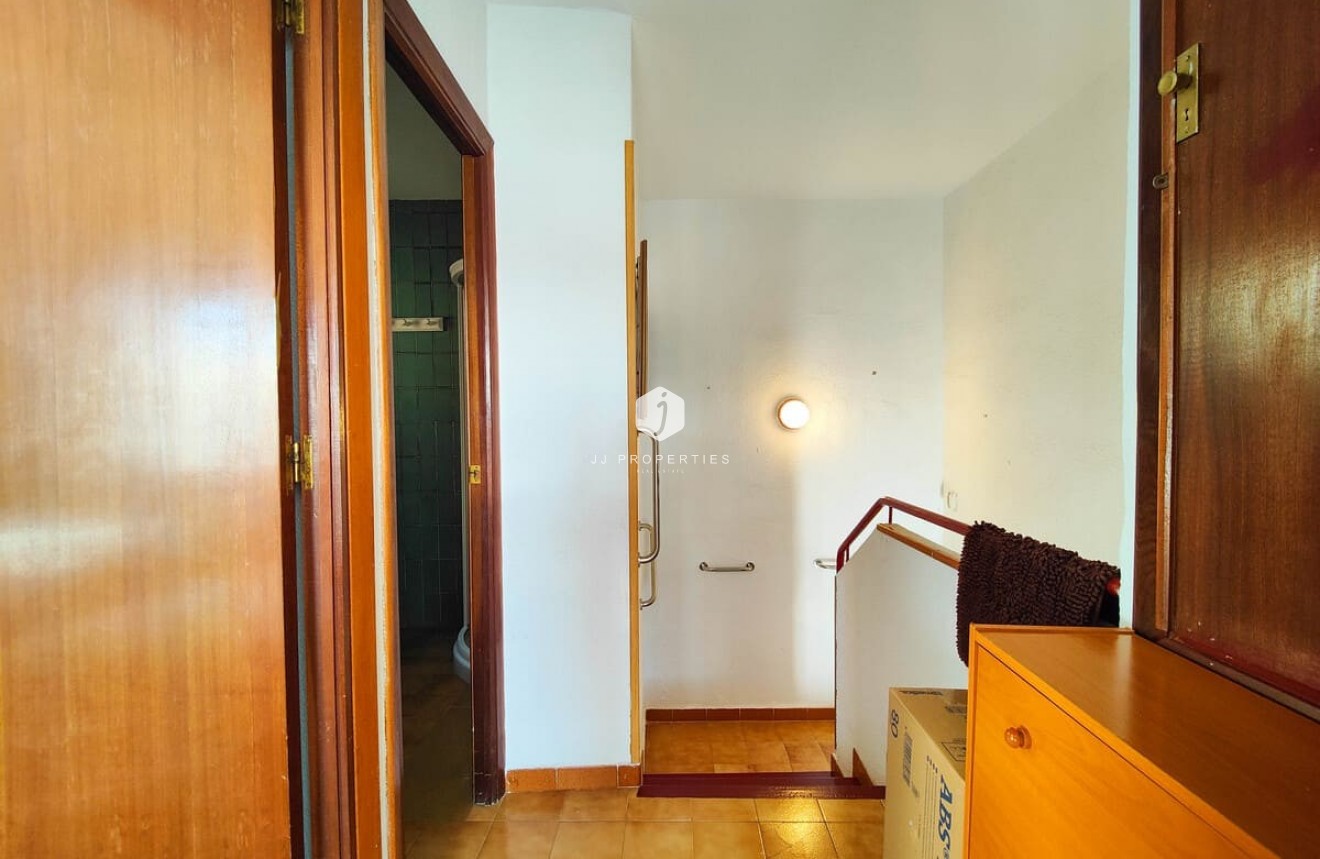 Z drugiej ręki - Szalet -
Torrevieja - Costa Blanca