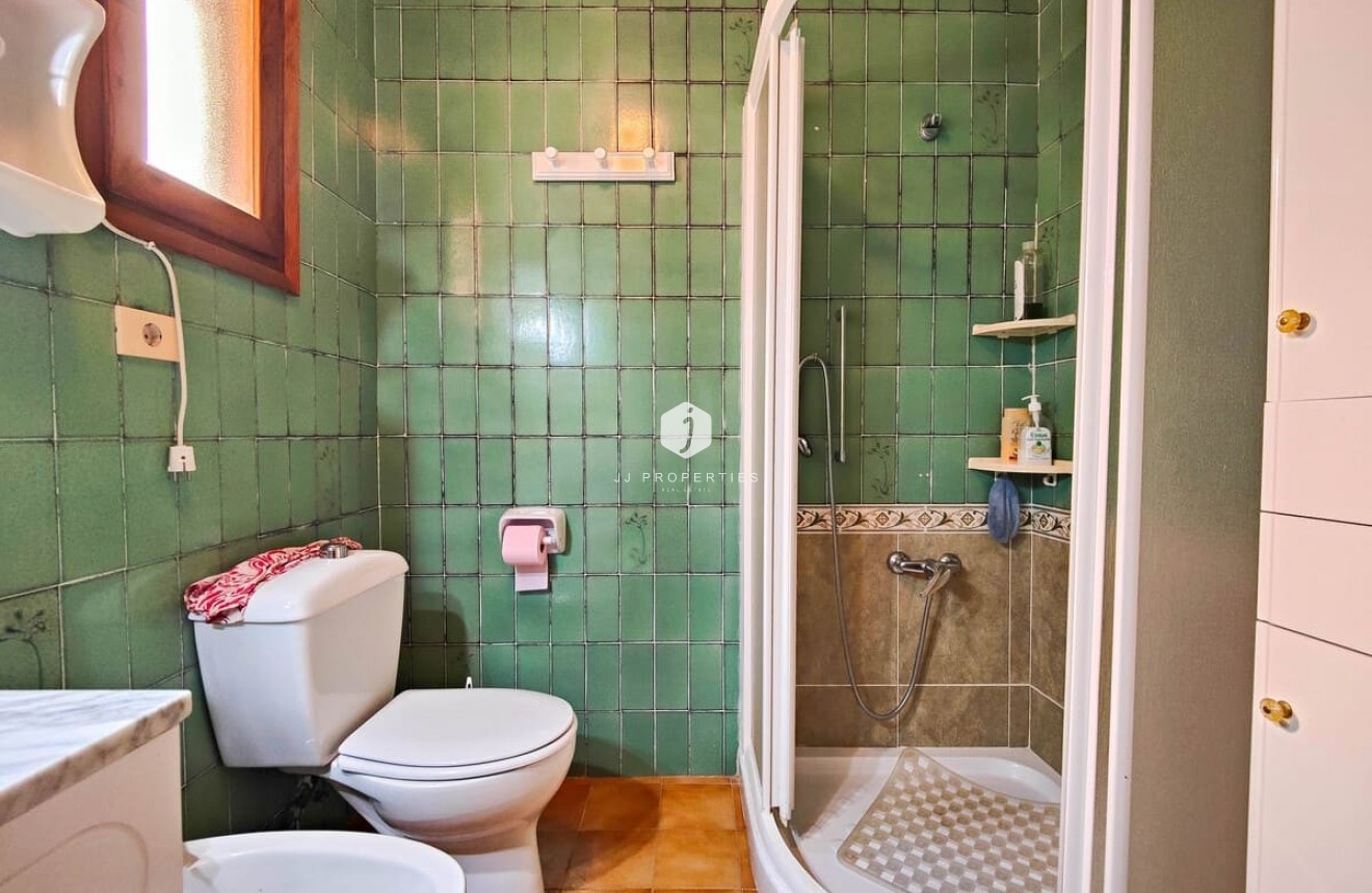 Z drugiej ręki - Szalet -
Torrevieja - Costa Blanca