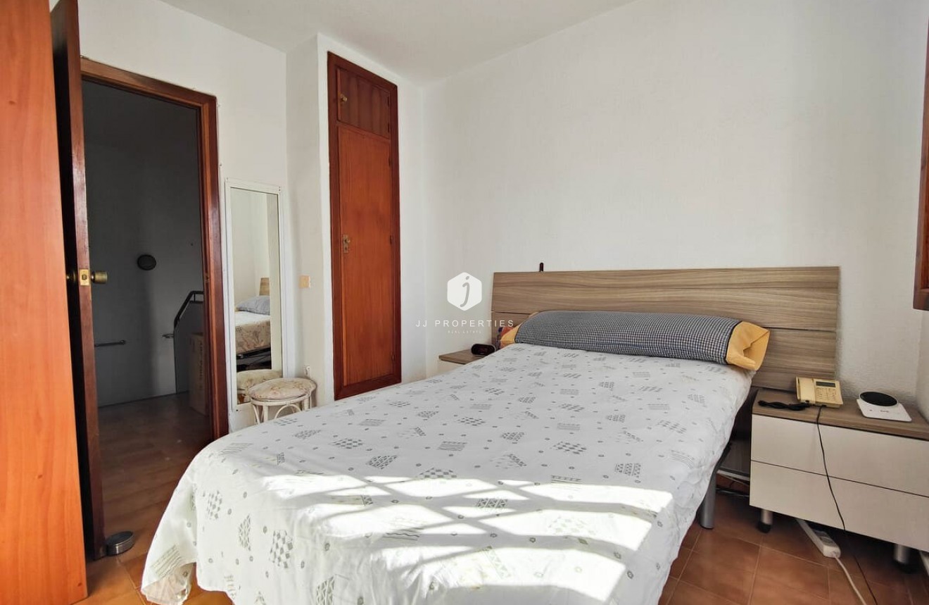 Z drugiej ręki - Szalet -
Torrevieja - Costa Blanca