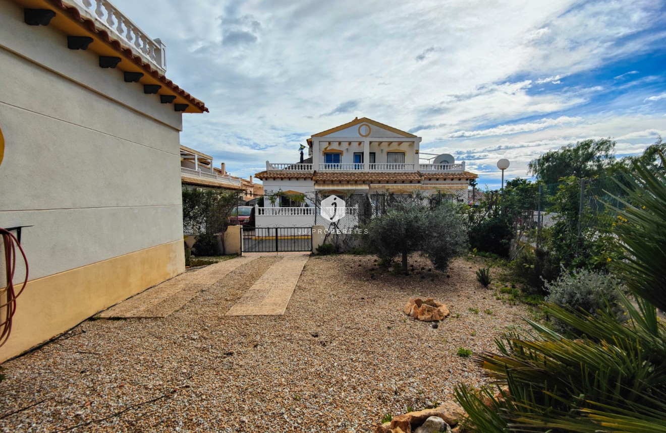 Z drugiej ręki - Szalet -
Orihuela Costa - Costa Blanca