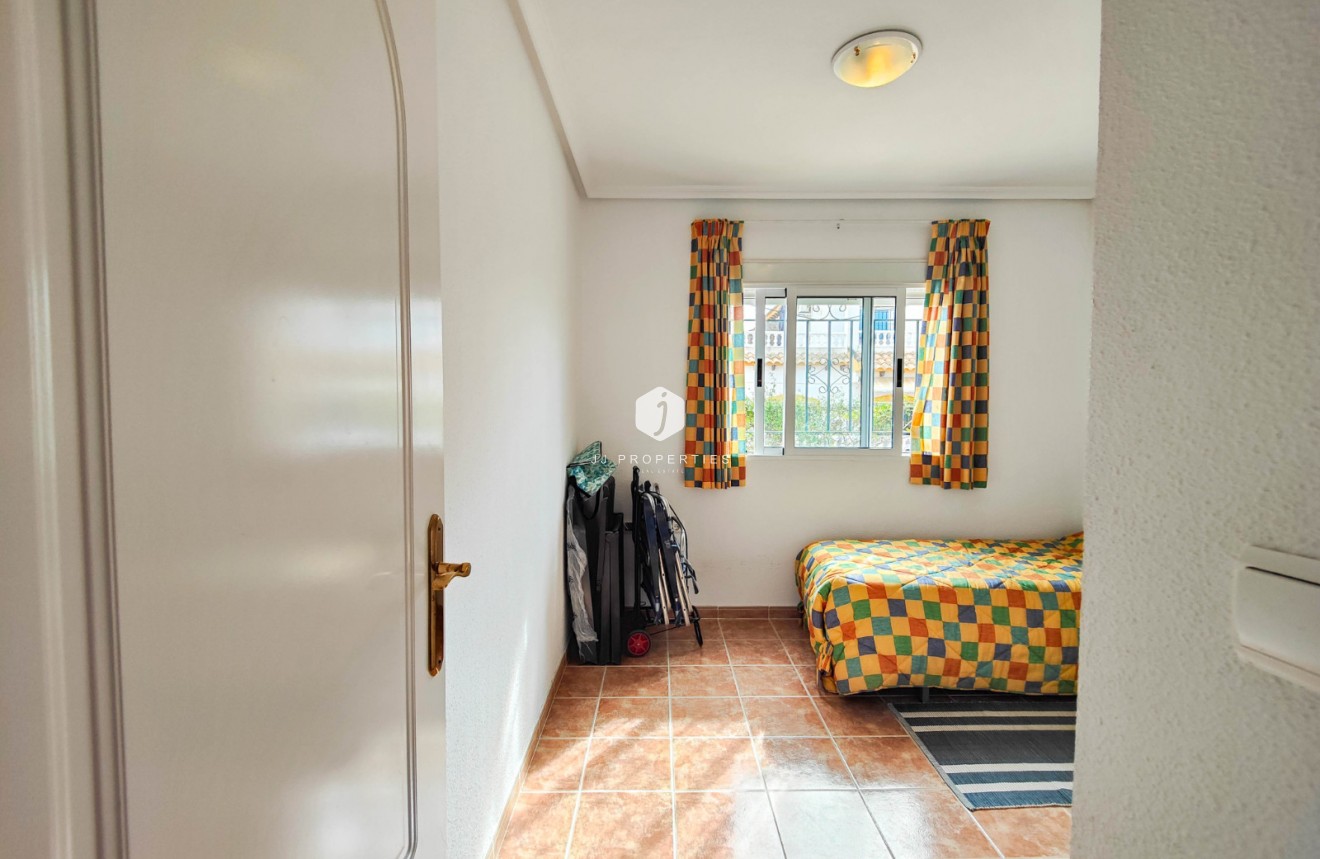 Z drugiej ręki - Szalet -
Orihuela Costa - Costa Blanca