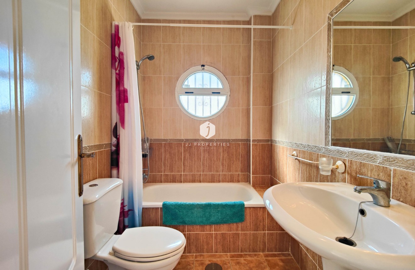 Z drugiej ręki - Szalet -
Orihuela Costa - Costa Blanca