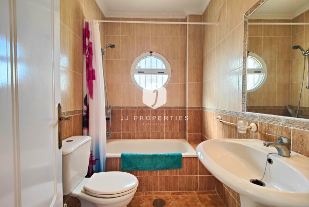 Z drugiej ręki - Szalet -
Orihuela Costa - Costa Blanca