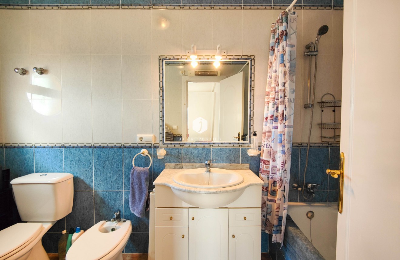 Z drugiej ręki - Szalet -
Orihuela Costa - Costa Blanca