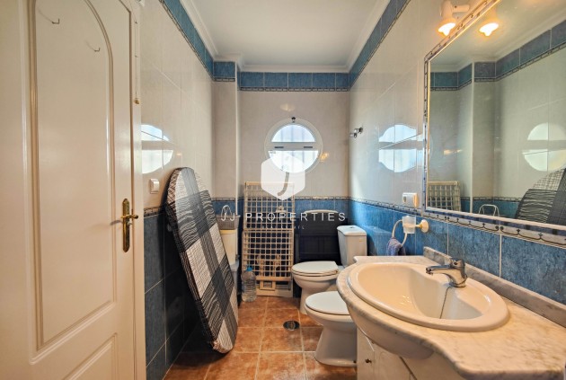 Z drugiej ręki - Szalet -
Orihuela Costa - Costa Blanca