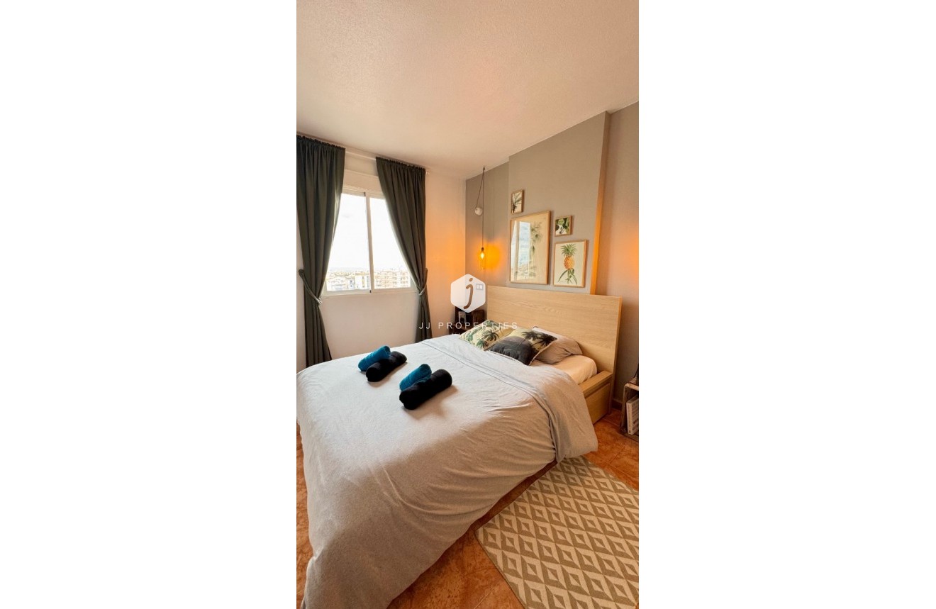 D'occasion - Appartement -
Torrevieja - Costa Blanca