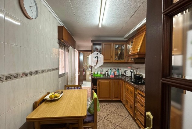 Resale - Apartment / flat -
Torrevieja - Estacion de autobuses