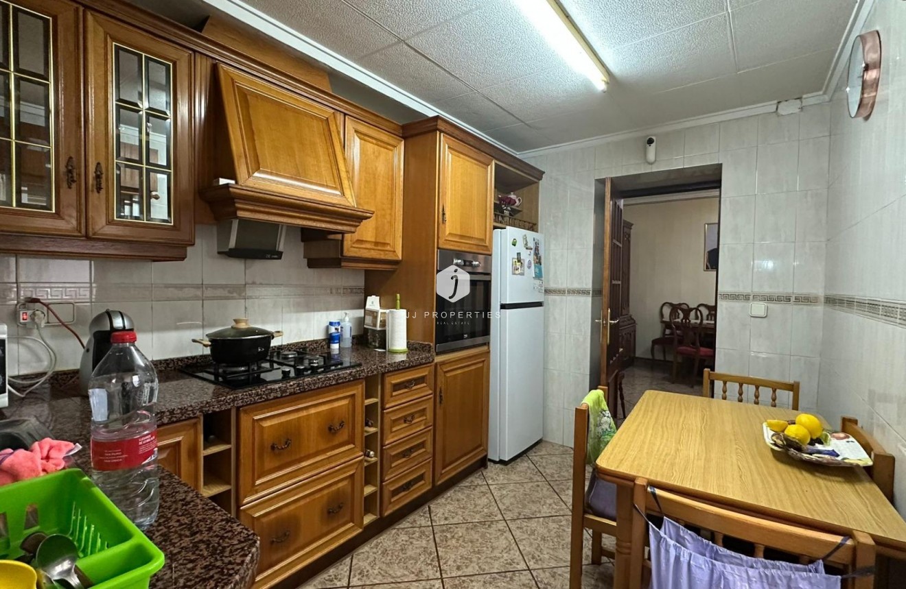 Resale - Apartment / flat -
Torrevieja - Estacion de autobuses