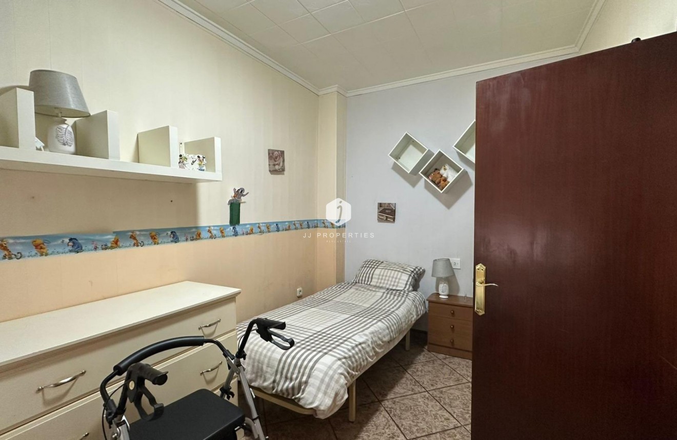 Resale - Apartment / flat -
Torrevieja - Estacion de autobuses