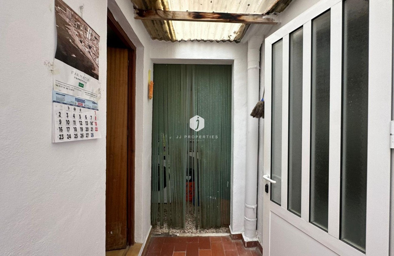 Resale - Apartment / flat -
Torrevieja - Estacion de autobuses