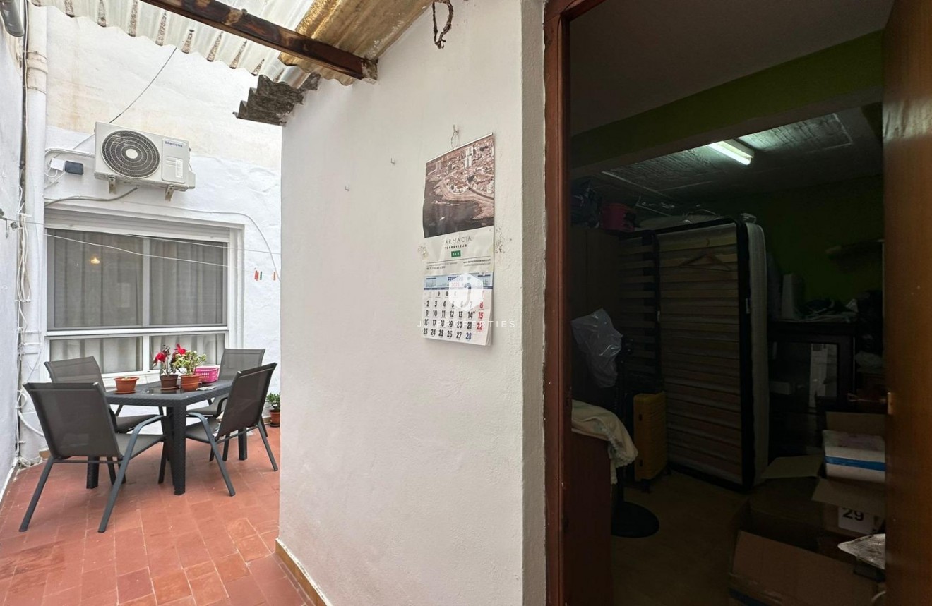 Resale - Apartment / flat -
Torrevieja - Estacion de autobuses